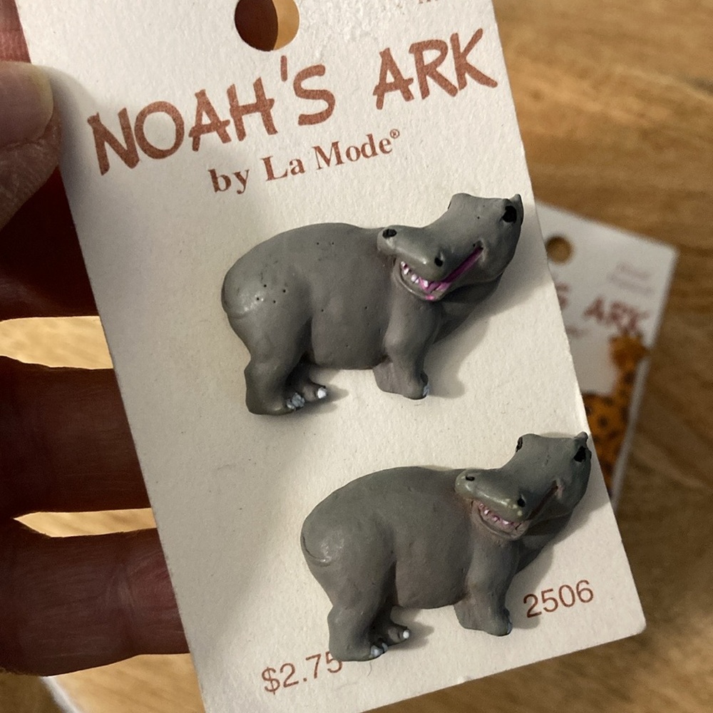 Hippo animal buttons noah’s Ark NEW hand painted set of 2 novelty safari buttons